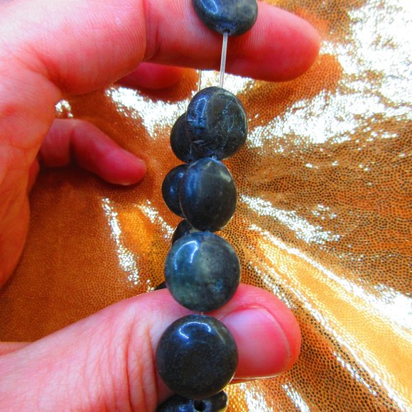 Amphibolite Coins 7" Stretchy Gemstone Bracelet - Picture 3 of 3